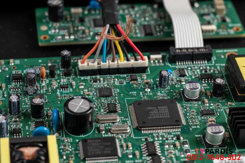 علت روشن شدن خود به خود تلویزیون